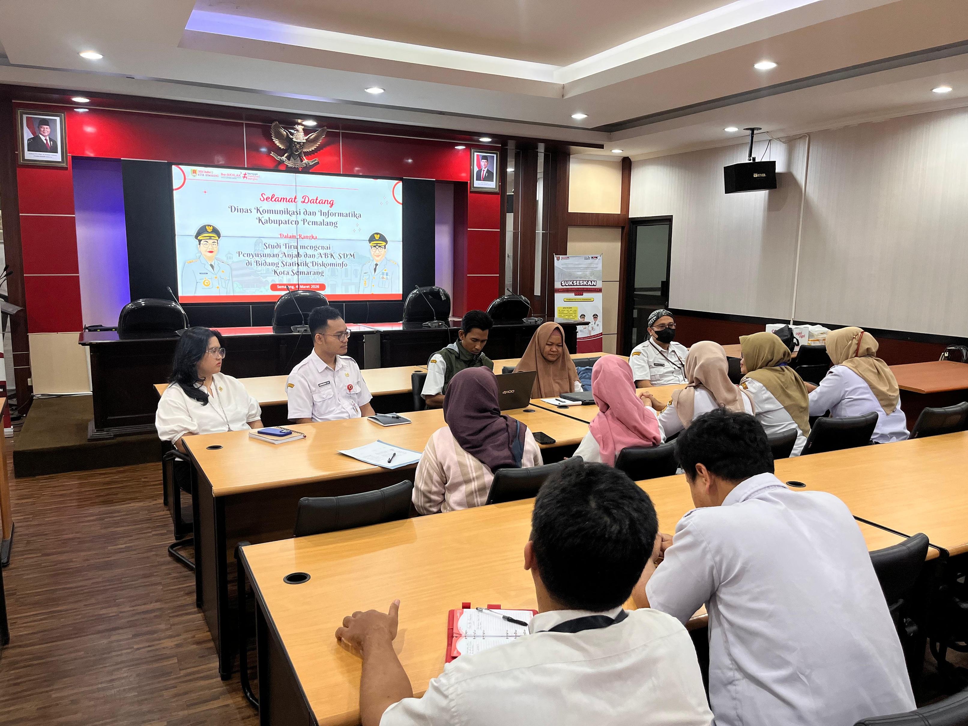 Diskominfo Kota SemarangTerima Kunjungan Studi Tiru Anjab dan ABK Statistisi